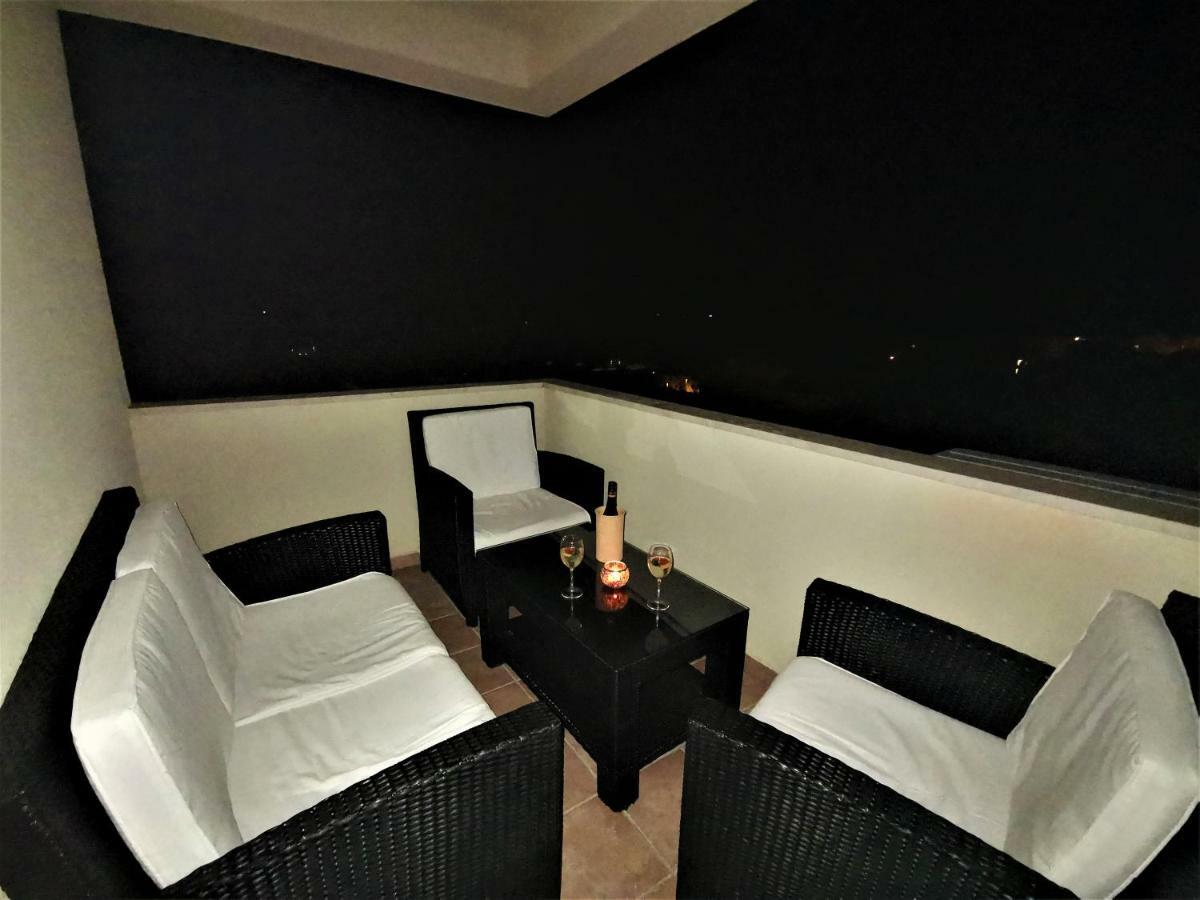 Makarska, Panoramic Sea & Mountains View, Cucek Apartment *